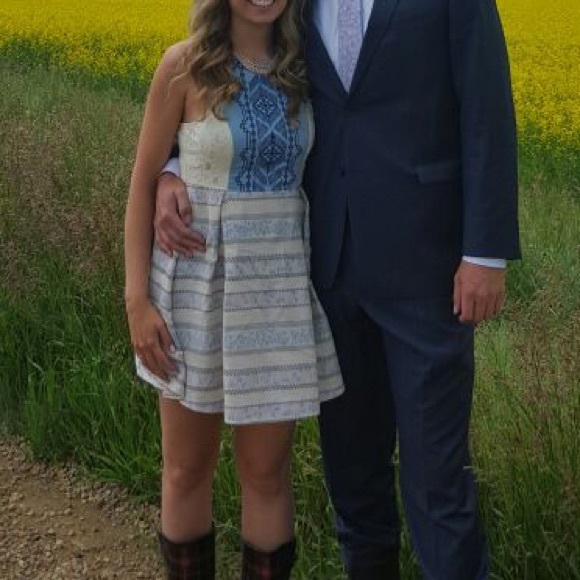 Boutique Dress! - Picture 6 of 7